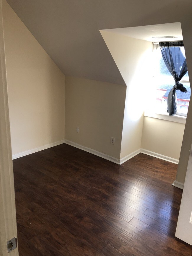2nd Bedroom - 241 E 9th St