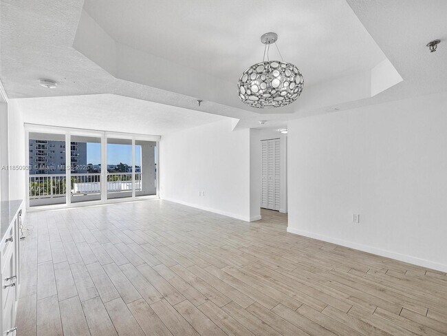 Foto del edificio - 9341 Collins Ave