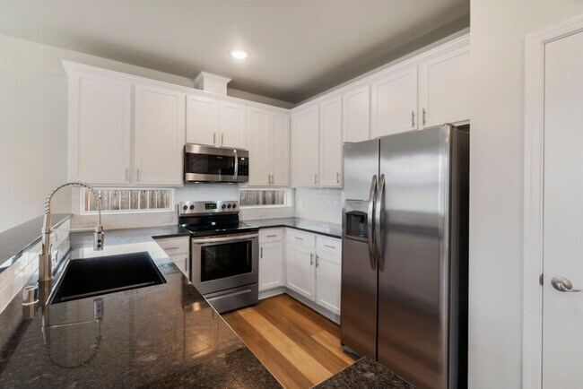 Foto del edificio - 11727-11727 4th Ave E
