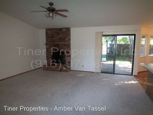 Building Photo - 3 br, 2 bath House - 1000 Mayflower Court