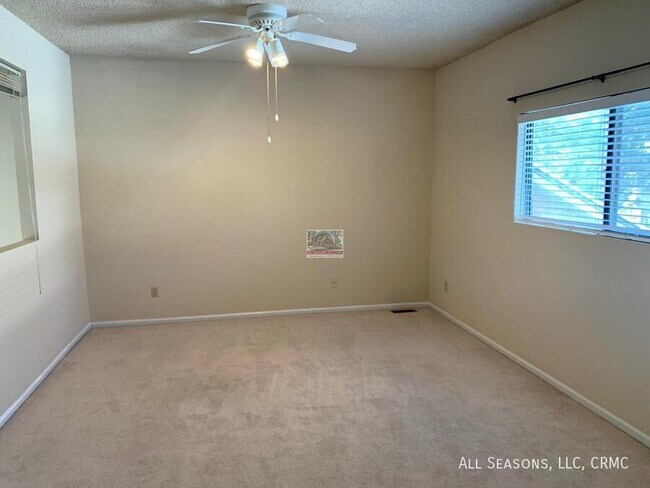 Foto del edificio - 4145 Autumn Heights Dr