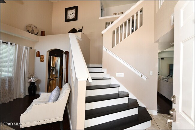 Building Photo - 5060 Silver Sands Ave