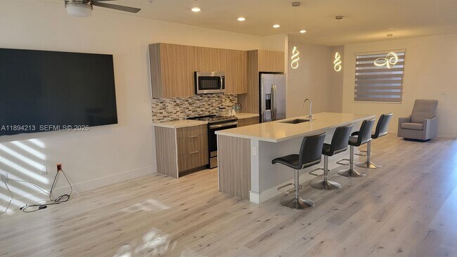 Foto del edificio - 10455 NW 82nd St