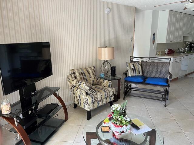 Foto del edificio - 251 S Cypress Rd