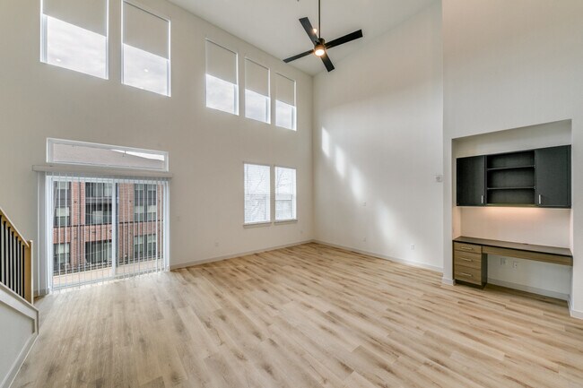 Foto del edificio - Burnett Lofts at Bishop Ridge