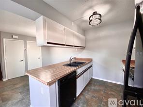 Building Photo - 2940 Tangerine Ct