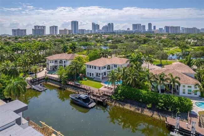 Foto del edificio - 1031 Harbor Ct