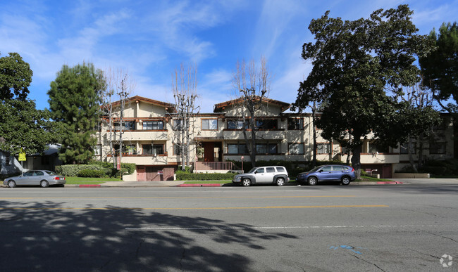 Building Photo - Urov Apartments