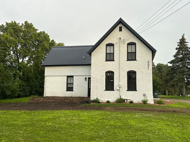 Building Photo - 321 Harrison St W