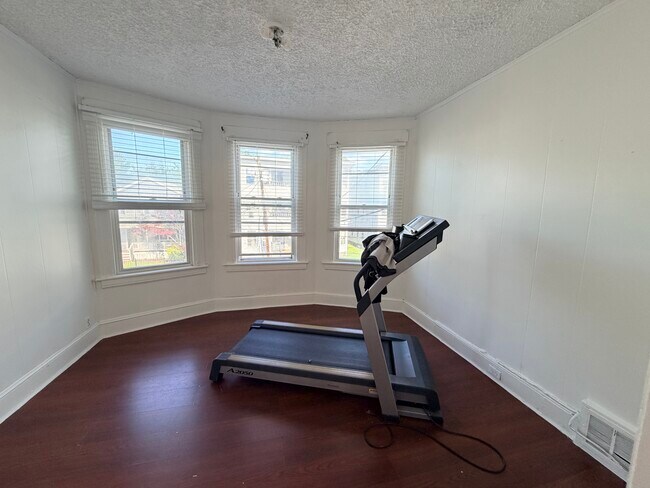 Foto del edificio - 313 Bunnell St