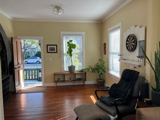 Foto del edificio - Downtown Santa Barbara 3 Bedroom