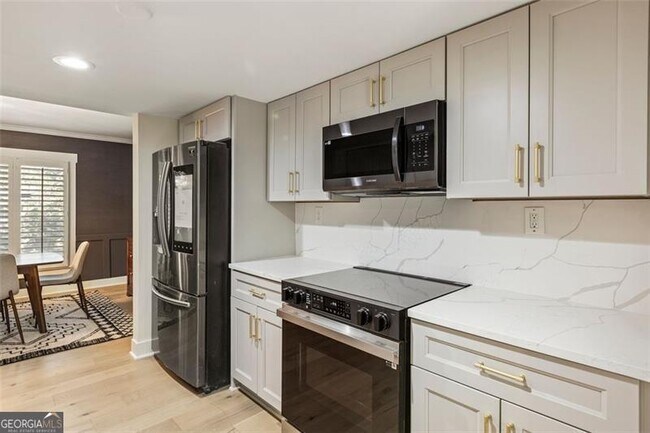 Foto del edificio - 72 Ivy Pkwy NE