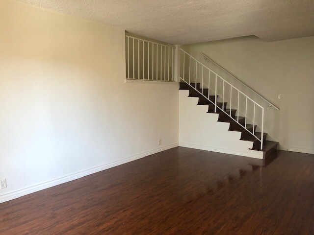 1169 Alameda Ave Glendale Ca 91201 Apartments Glendale Ca Apartments Com