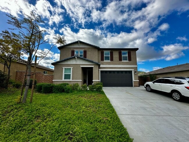 Building Photo - 4 Bedroom Single Family Home in Riverside