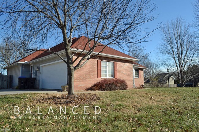 Building Photo - 4 br, 3 bath House - 2484 SW Kingsrow Rd
