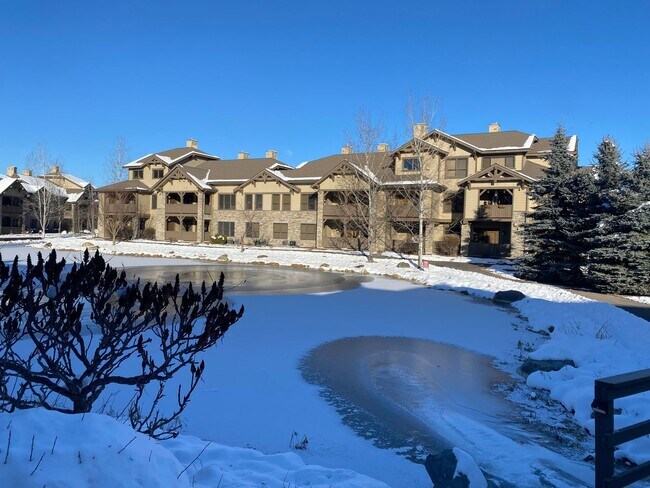 Building Photo - 2 Bedroom Furnished Monterra Condo