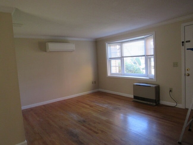 Building Photo - Gorgeous Derry Townhouse for Rent- Stongat...