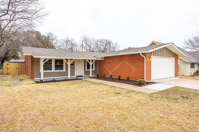 Building Photo - 3213 Ridgeview Cir