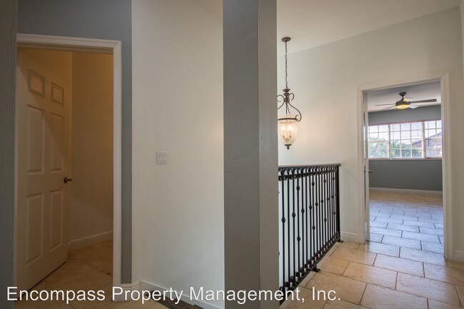 Building Photo - 5110 W Hyde Park Ct