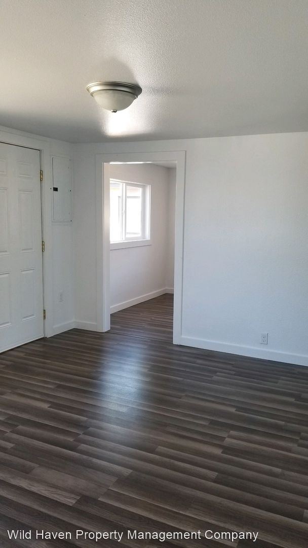 Building Photo - 3 br, 2 bath House - 1348 SW Baker St