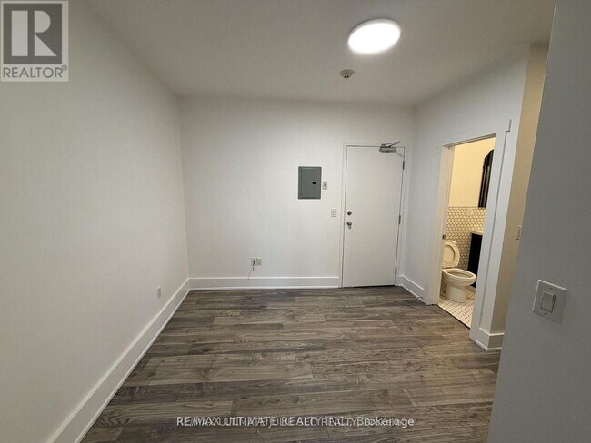 Photo du bâtiment - 432 St Clarens Ave