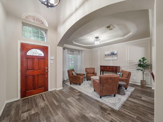Building Photo - 719 Rock Springs Dr
