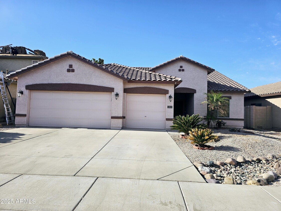 Primary Photo - 12815 W Mulberry Dr