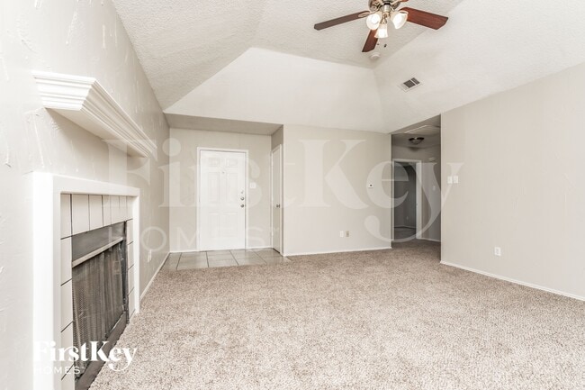 Building Photo - 606 Plainview Dr