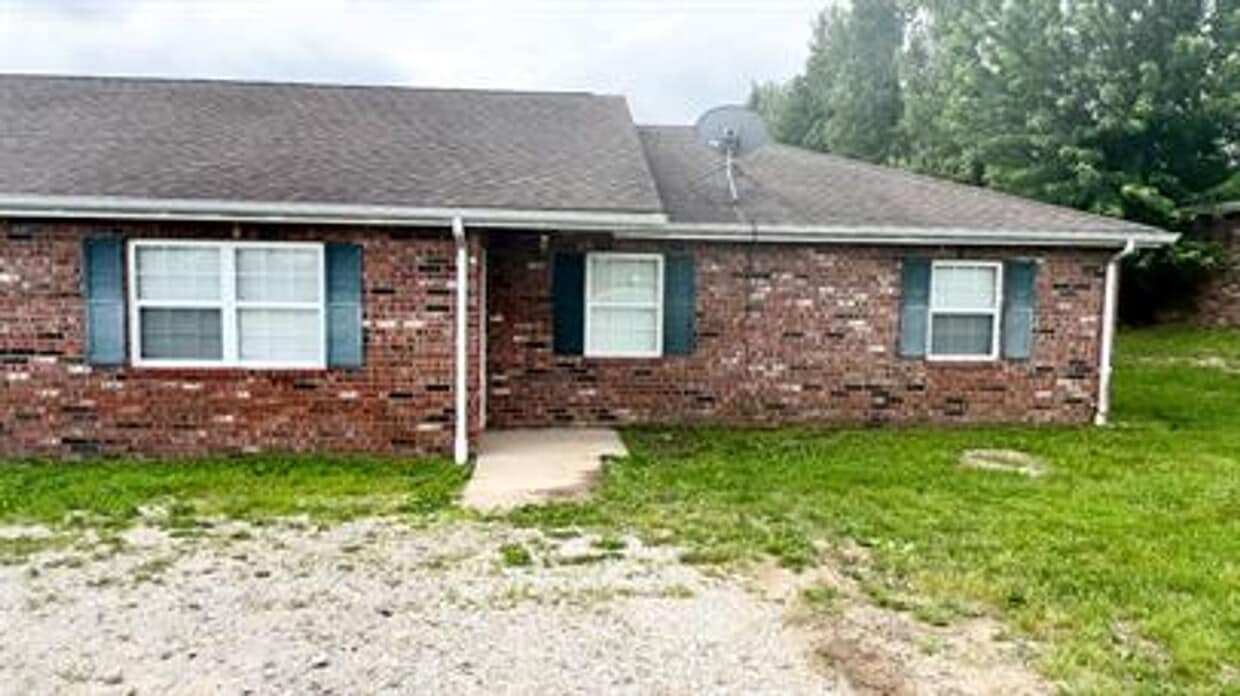 Primary Photo - 23765 Roulette Rd