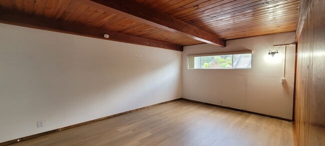 Building Photo - OCEAN View Ventura Hillside - Large 1+1 re...