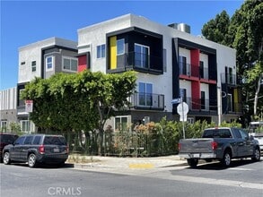 Building Photo - 8457 Langdon Ave