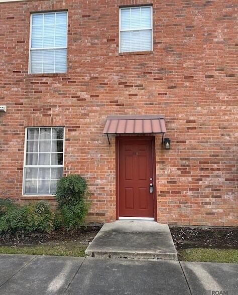 Foto del edificio - 900 Dean Lee Dr