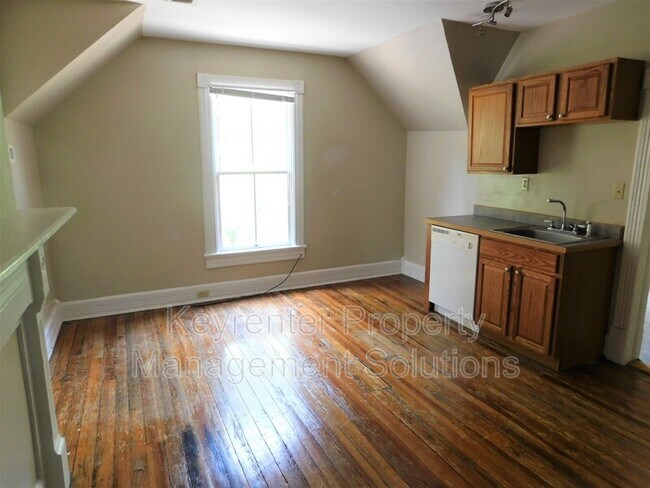 Building Photo - 301 Fayette St