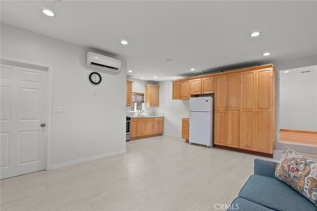 Foto del edificio - 7815 Allott Ave
