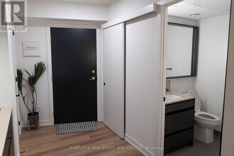 Building Photo - 5 Lakeview Ave