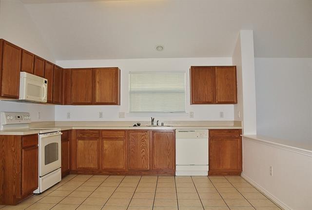 Building Photo - 6333 Pool View Dr