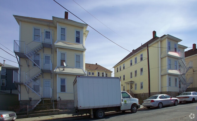 Building Photo - 154-168 Eagle St