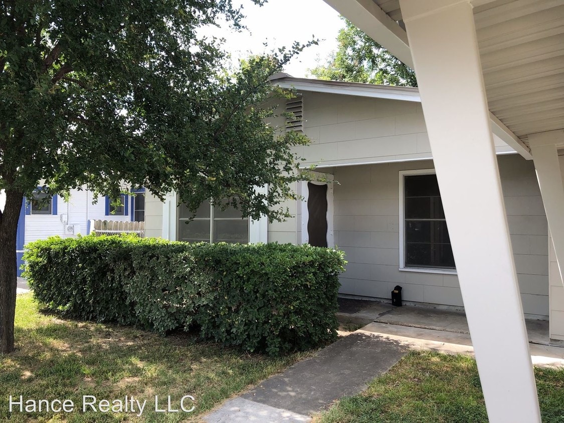 Primary Photo - 3 br, 1 bath House - 1700-W. Hildebrand Ave