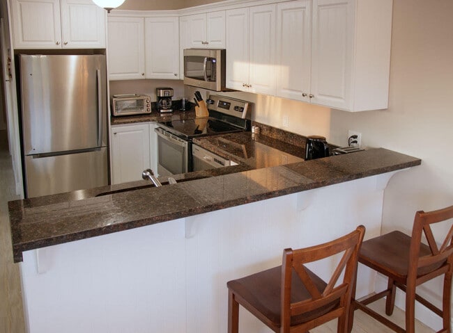 Building Photo - 63 Schoolhouse Ln