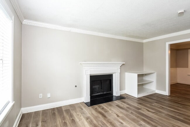 Building Photo - 885 Trace Cir NE