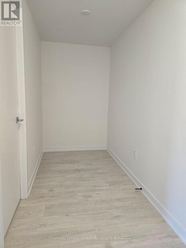 Photo du bâtiment - 500 Plains Rd E