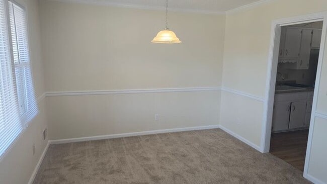 Building Photo - West Columbia