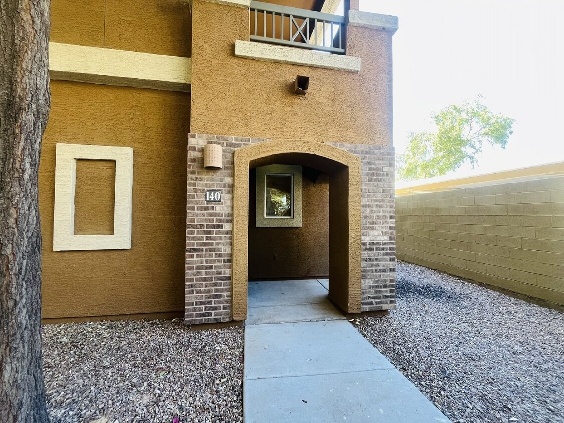Foto principal - 18250 N Cave Creek Rd