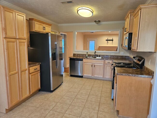 Foto del edificio - NEW LISTING!!!!!