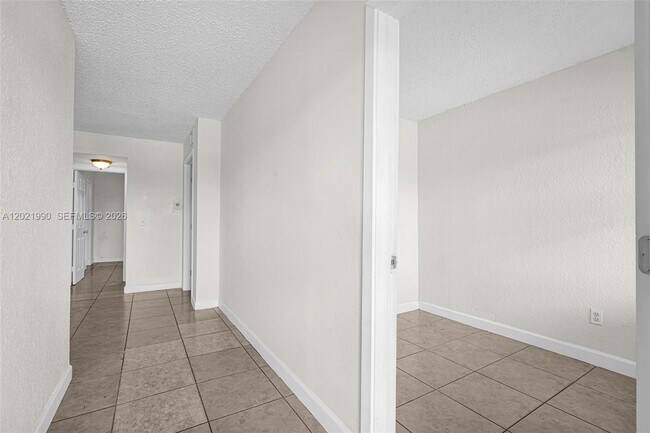 Foto del edificio - 400 NW 65th Ave