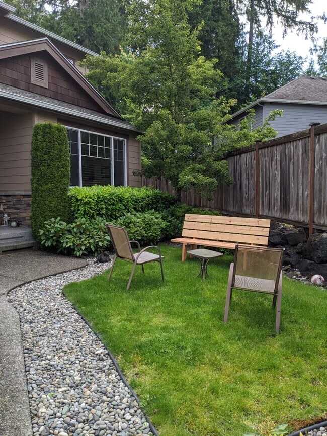 Building Photo - Unique Education Hill house