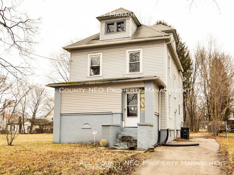 Primary Photo - 106 Willard St