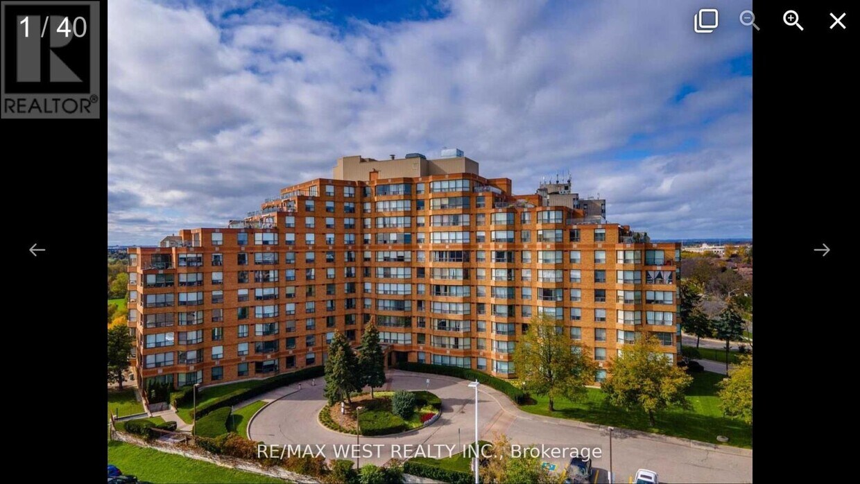 Photo principale - 6-526 Humberline Dr