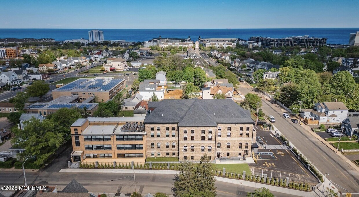 Building Photo - 179 Chelsea Ave