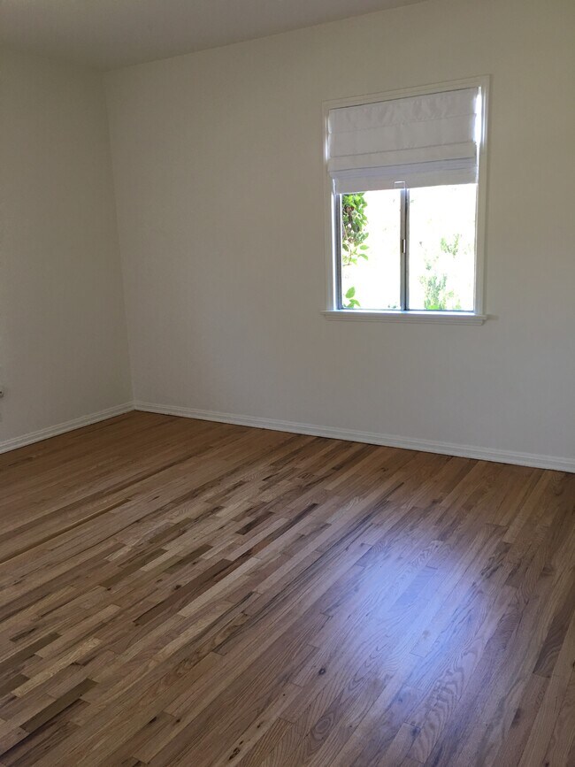 Bedroom - 1026 Ocean Park Blvd